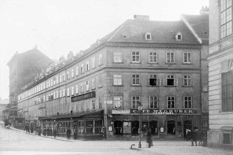 Gebäude mit Café Weghuber, Neustiftgasse, Museumstraße