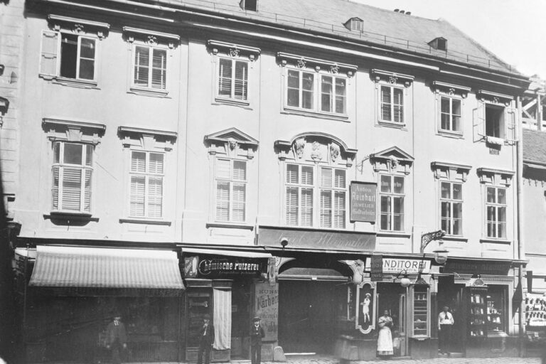 historische Aufnahme eines Gebäudes in der Neubaugasse, Barockhaus, im frühen 20. Jahrhundert abgerissen, Wien, Neubau