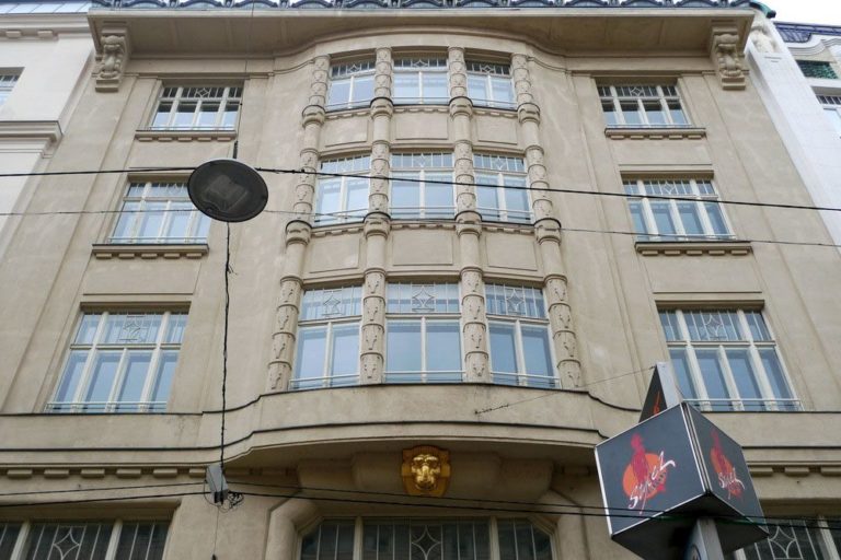 Jugendstilhaus in der Neubaugasse 10, "Duldner & Deutsch", erbaut 1912-1913, Wien