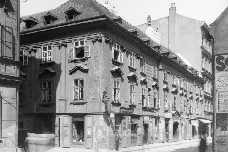 Barockhaus in der Neustiftgasse, historische Aufnahme, später abgerissen