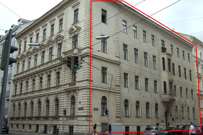 Gebäude in der Reisnerstraße in Wien-Landstraße, Fassadenschmuck auf einer Seite fehlt, später rekonstruiert, Botschaftsviertel, Neulinggasse, Historismus
