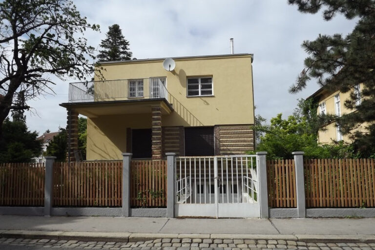 Wohnhaus in der Bastiengasse, Wien, erbaut 1927, Architekt: Alexander Popp, Zwischenkriegszeit, klassische Moderne