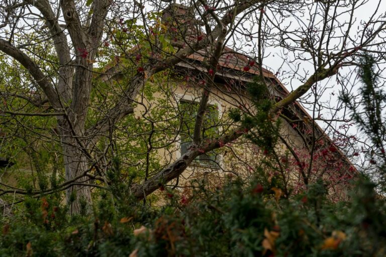 Gründerzeithaus in Kalksburg, 2018/2019 aus der Schutzzone herausgenommen, Abriss 2020, Liesing, Wien, Stadtbildverlust