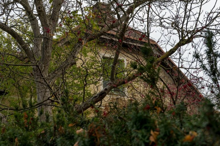 Gründerzeithaus in Kalksburg, 2018/2019 aus der Schutzzone herausgenommen, Abriss 2020, Liesing, Wien, Stadtbildverlust