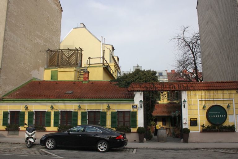 Ottakringer Landhaus, Gasthaus, Fuhrwerkerhaus, kurz vor dem Abriss, Wien, 1160, Albrechtskreithgasse 38