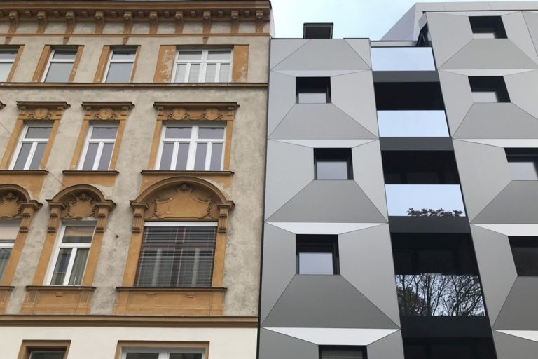 Gründerzeithaus und Neubau, Ottakring, Wien, Stuckfassade, Blech, Glas