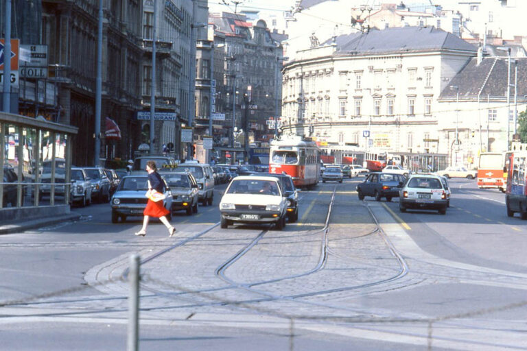 Babenbergerstraße und Mariahilfer Straße in den 1980ern, Museumsquartier, Autos, Wien