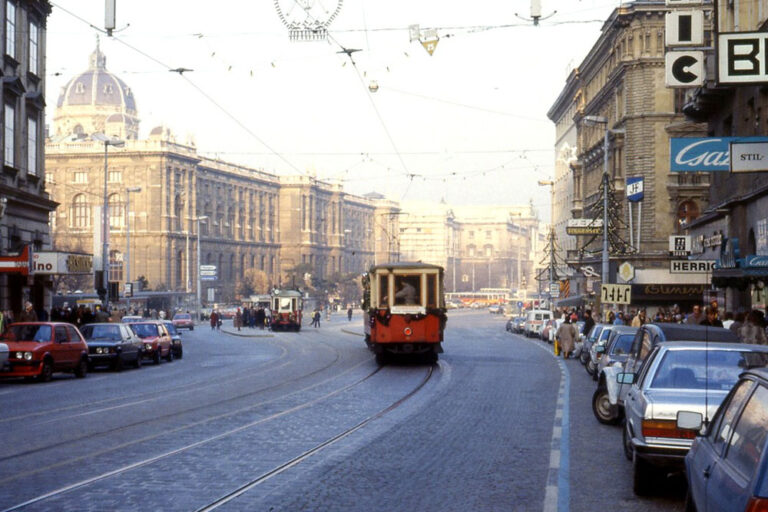 Mariahilferstraße, Rahlgasse, Straßenbahn, Autos, Kunsthistorisches Museum, Hofburg, Neubau, Mariahilf, Innere Stadt, Wien