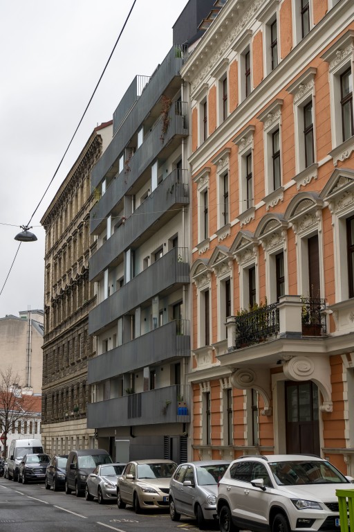 Häuser in der Sobieskigasse, Neubau zwischen Altbauten, Historismus, Zinshäuser, Alsergrund, Wien