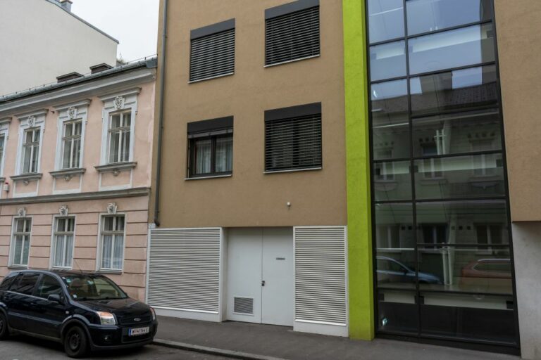 Gründerzeithaus und Neubau in Wien-Penzing