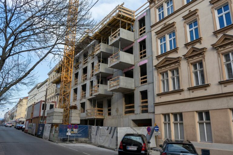 Baustelle in der Heigerleinstraße in Ottakring, Wien, Neubau nach Abriss
