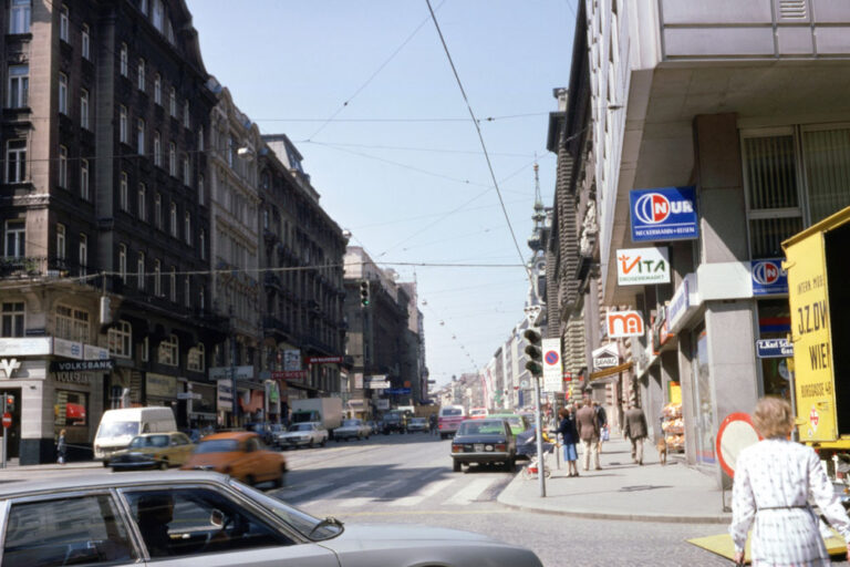 Autoverkehr auf der Mariahilfer Straße, 1980er, Karl-Schweighofer-Gasse