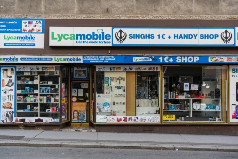 Handyshop, Geschäft auf der Reinprechtsdorfer Straße, Singhs 1€ + Handy Shop, Wien