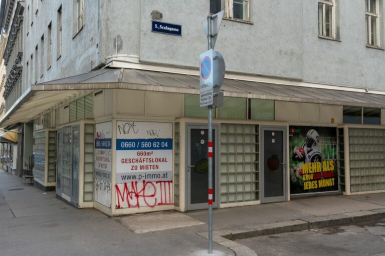 leeres Geschäftslokal auf der Reinprechtsdorfer Straße, Ecke Scalagasse, 5. Bezirk, Wien