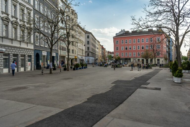 Siebenbrunnenplatz in Wien-Margareten, Asphalt, Reinprechtsdorfer Straße