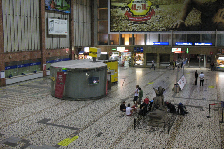 Bahnhofshalle des Wiener Südbahnhofs