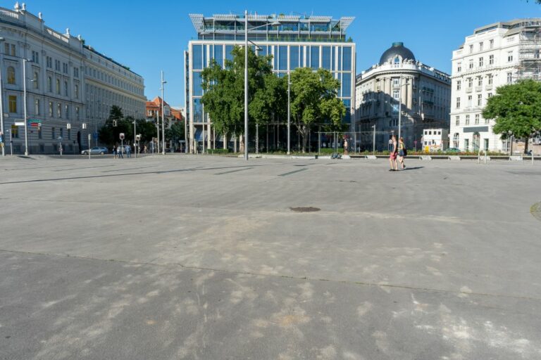 Asphaltfläche, Bürohaus, Wien-Landstraße