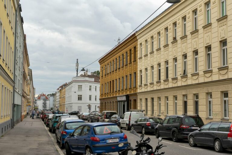 Jugendstilhäuser in Floridsdorf, Ensemble, Autos