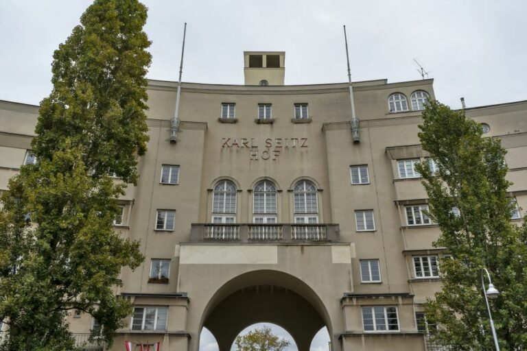 Gemeindebau in Wien-Floridsdorf, Zwischenkriegszeit, Hubert Gessner, Rotes Wien