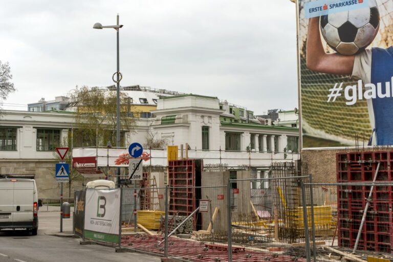 Baustelle am Mariahilfer Gürtel, Clementinengasse, Station "Gumpendorfer Straße"