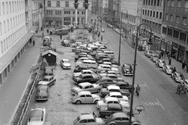 Autos am Hohen Markt, 1950er, Wien