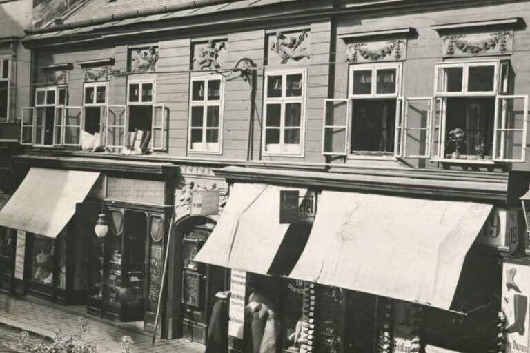 historische Aufnahme eines Hauses in der Neubaugasse