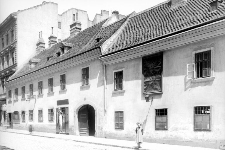 alte Aufnahme eines Hauses in der Mariahilferstraße