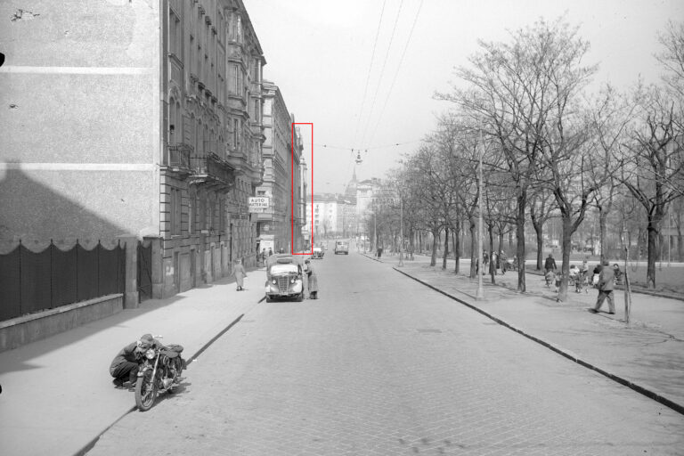 Gaudenzdorfer Gürtel, 1950er-Jahrem Autos, Motorrad, Passanten, Gebäude, Wien, Bäume