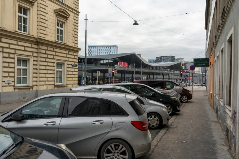 Autos, Wien Hauptbahnhof, Johannitergasse, Sonnwendgasse