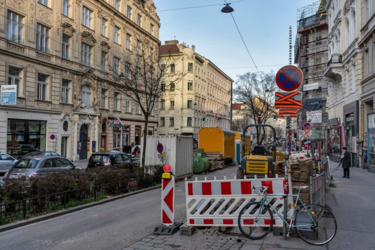 Straßenbauarbeiten in der Burggasse, 1070 Wien