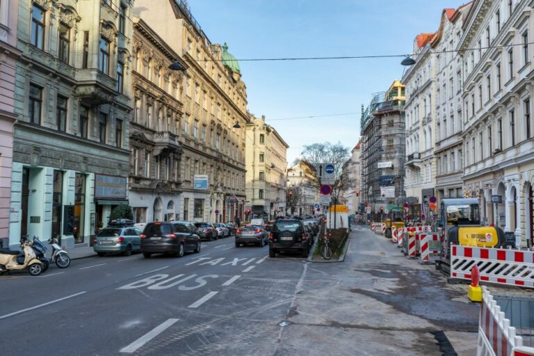 Straßenbauarbeiten in der Burggasse, 1070 Wien