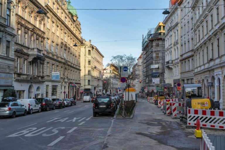 Straßenbauarbeiten in der Burggasse, 1070 Wien