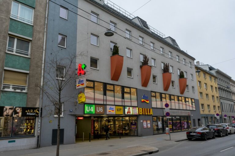 Schönbrunner Straße 194-196: erbaut 2014 (Foto: 2020)