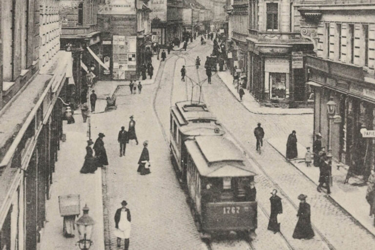 historische Aufnahme einer Straßenbahn in der Neubaugasse