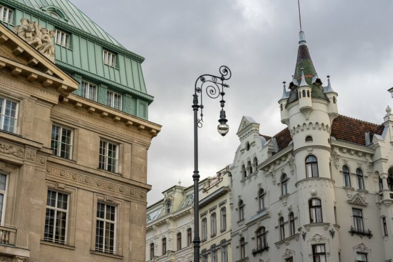 Straßenlaterne, Am Hof, historische Gebäude, Wien
