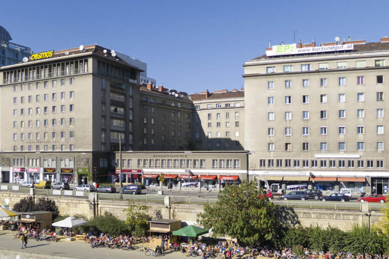 Gemeindebau am Donaukanal in Wien, Nachkriegsarchitektur