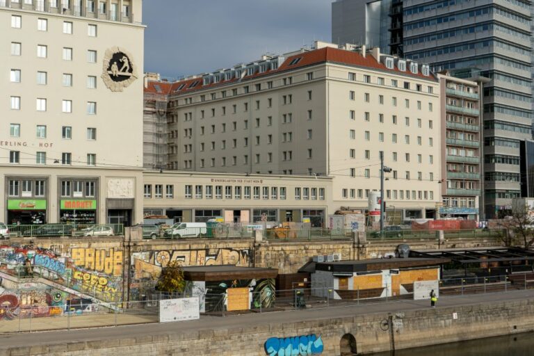 Georg-Emmerling-Hof, Gemeindebau, Donaukanal