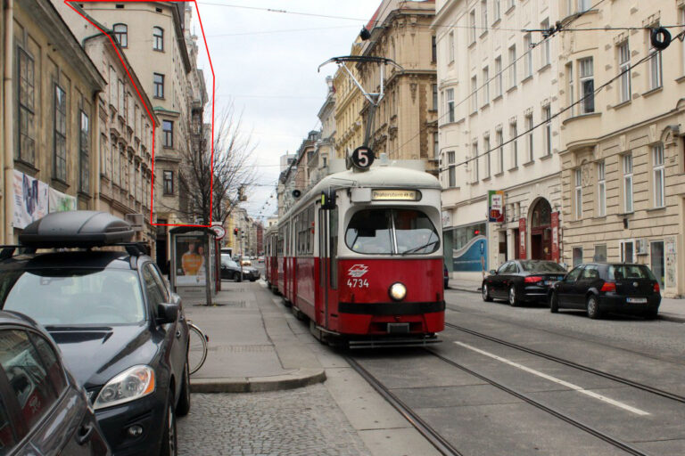 Laudongasse, Straßenbahn der Linie 5