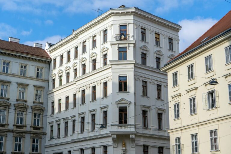 historische Gebäude am Augustinplatz, Neustiftgasse 32-34