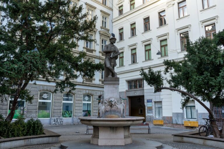 Augustinplatz in Wien-Neubau, Brunnen