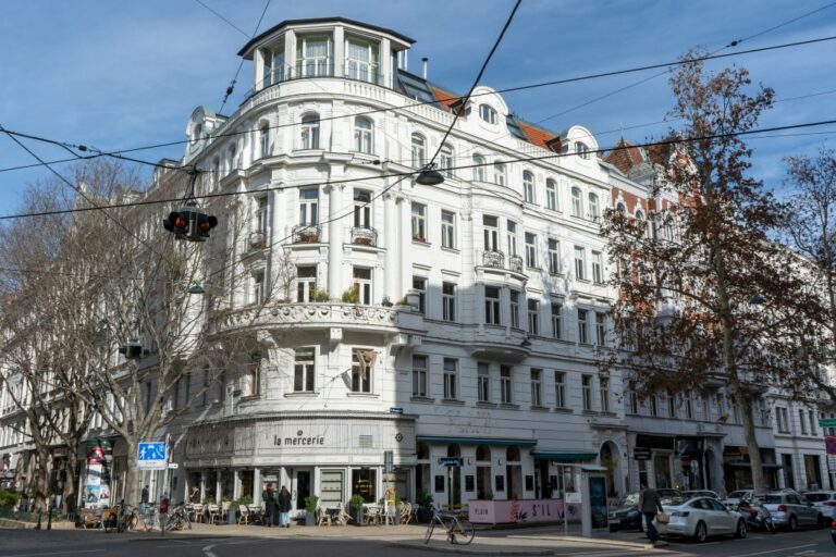 Gebäude an der Ecke Servitengasse/Berggasse