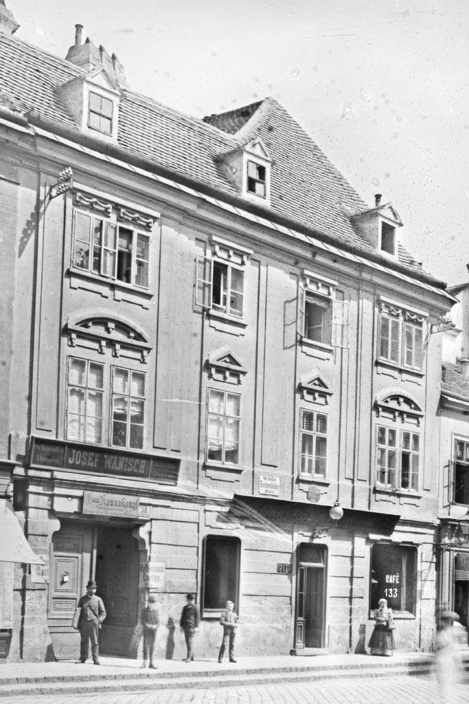 alte Aufnahme eines Gebäudes in der Lerchenfelder Straße