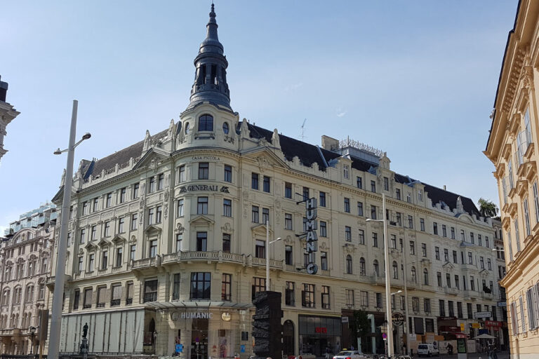 historische Gebäude in der Mariahilfer Straße, Rahlgasse, Museumsquartier
