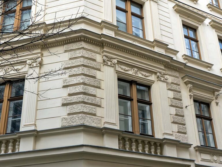 renoviertes Gründerzeithaus an der Ecke Mondscheingasse/Zollergasse