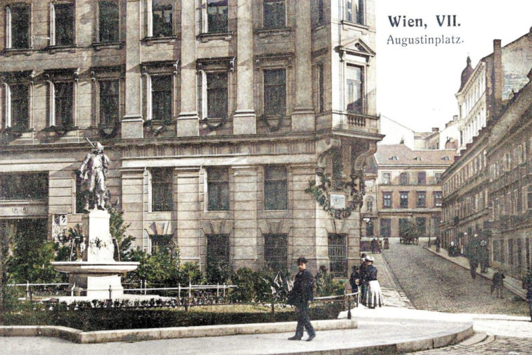 historische Aufnahme des Augustinplatzes, Gebäude Neustiftgasse 30-32