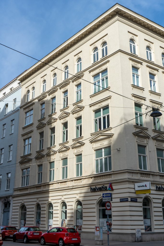 Altbau mit rekonstruierter Fassade, Wien, Innere Stadt