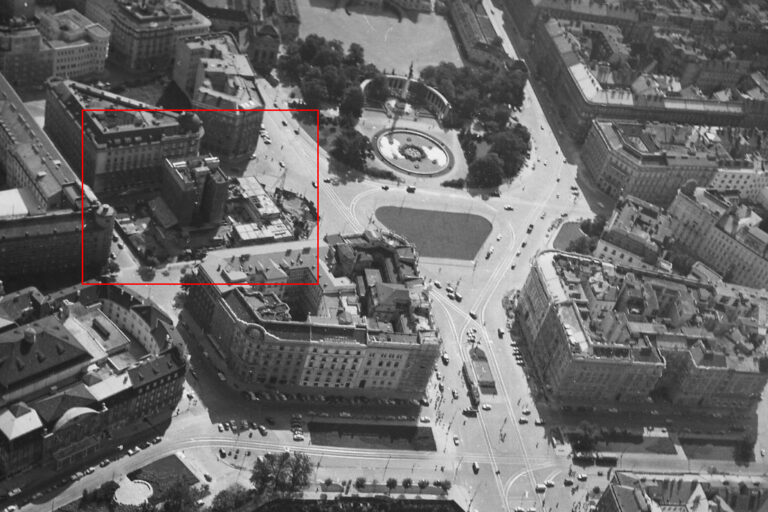 Luftaufnahme des Schwarzenbergplatzes in den 1950ern