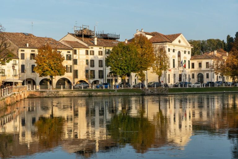 Fluss und Häuser in Treviso