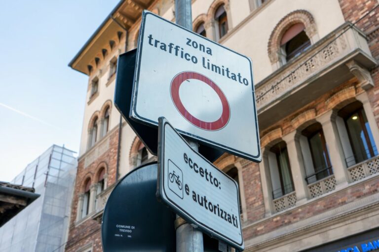 verkehrsbeschränkte Zone in Treviso, Verkehrsschild: zona traffico limitato