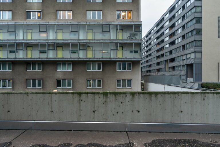 Wohngebäude in der Donaucity in Wien, moderne Architektur